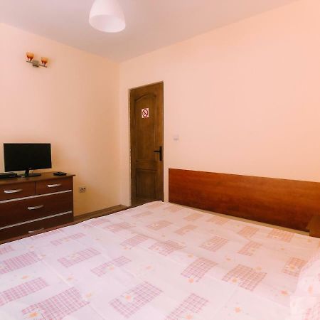 Spacious Apartment Near Peles Sinaia Exterior photo