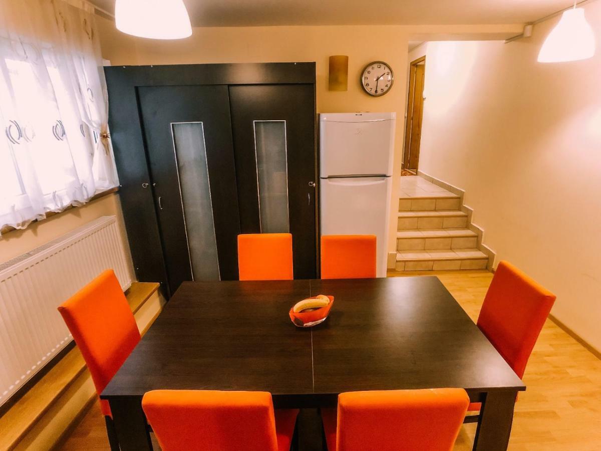 Spacious Apartment Near Peles Sinaia Exterior photo