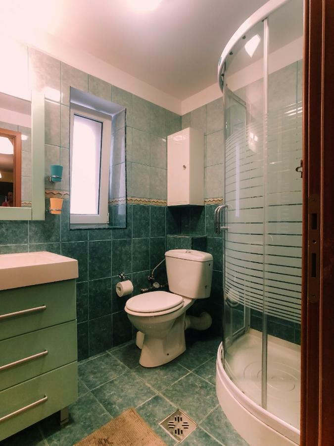 Spacious Apartment Near Peles Sinaia Exterior photo